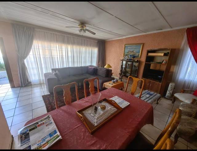 3 BEDROOM HOUSE FOR SALE IN VANDERBIJLPARK SW 1